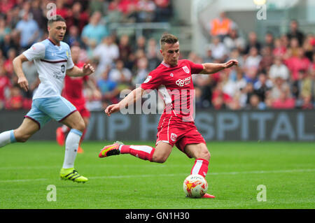 Bristol City Joe Bryan Partituren zu machen, 2: 1 während der Himmel Bet Meisterschaft match bei Ashton Gate, Bristol. Stockfoto