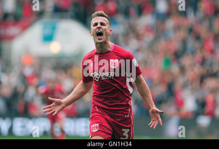 Bristol City Joe Bryan feiert sein Tor zum 2: 1 während der Himmel Bet Meisterschaft im Ashton Gate, Bristol übereinstimmen. Stockfoto