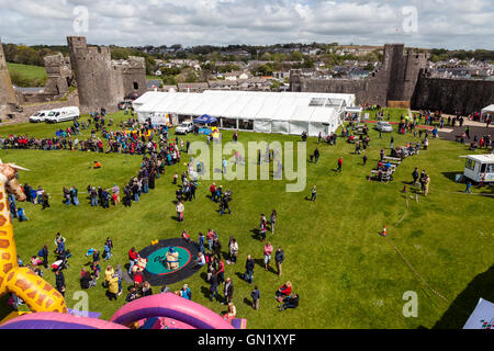 Frühling Fayre in Pembroke Castle - mittelalterliche Tag Stockfoto