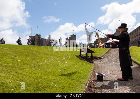 Frühling Fayre in Pembroke Castle - mittelalterliche Tag Stockfoto