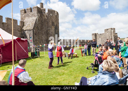 Frühling Fayre in Pembroke Castle - mittelalterliche Tag Stockfoto