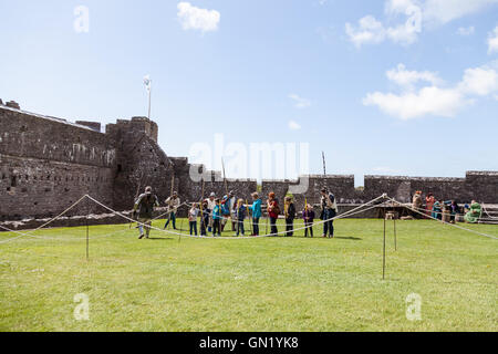 Frühling Fayre in Pembroke Castle - mittelalterliche Tag Stockfoto