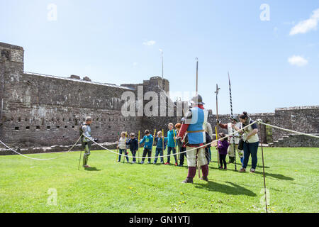 Frühling Fayre in Pembroke Castle - mittelalterliche Tag Stockfoto