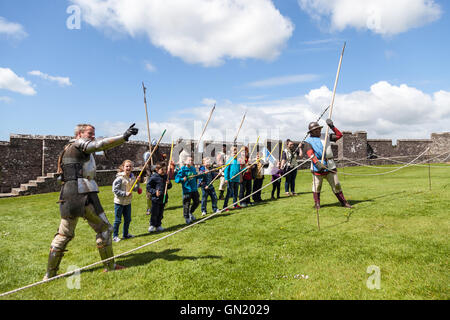 Frühling Fayre in Pembroke Castle - mittelalterliche Tag Stockfoto