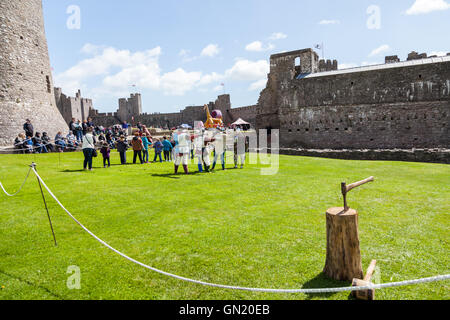 Frühling Fayre in Pembroke Castle - mittelalterliche Tag Stockfoto