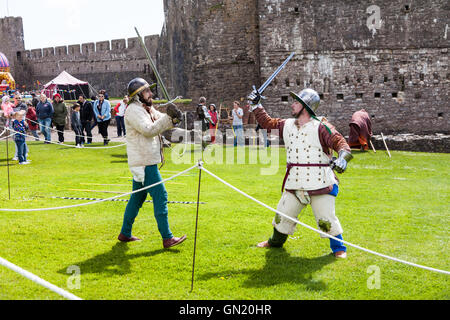 Frühling Fayre in Pembroke Castle - mittelalterliche Tag Stockfoto