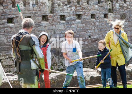 Frühling Fayre in Pembroke Castle - mittelalterliche Tag Stockfoto