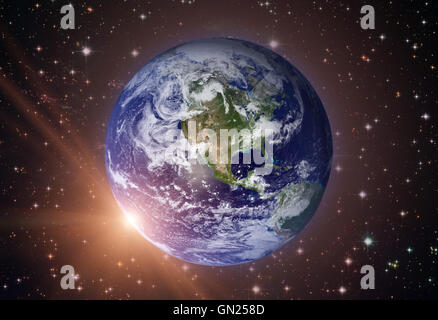 Sonnensystem - Planetenerde. Erde ist die größte und dichteste der inneren Planeten. Es ist ein natürlichen Satellit, der Mond. Stockfoto