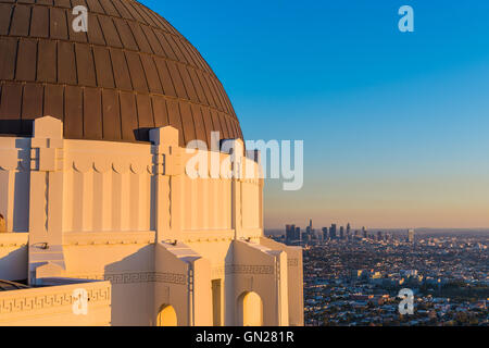 Los Angeles, Kalifornien, USA Skyline Innenstadt von Griffith Observatory betrachtet. Stockfoto