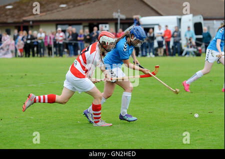 Fort William, Schottland, Großbritannien. 27. August 2016. 27. August 2016 Schottland, Vereinigtes Königreich. Die wichtigste Veranstaltung der Frauen Shinty final fand heute auf eine Aird Fort William zwischen Lochaber und Skye Credit: Kenny Ferguson/Alamy Live News Stockfoto