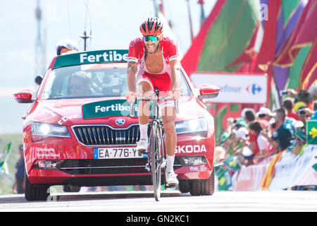 La Camperona, Spanien. 27. August 2016. Loic Chetout (Cofidis) beendet die 8. Etappe des Radrennen "La Vuelta a España" (Spanien-Rundfahrt) zwischen Villalpando und Klettern von La Camperona am 27. August 2016 in Leon, Spanien. Bildnachweis: David Gato/Alamy Live-Nachrichten Stockfoto