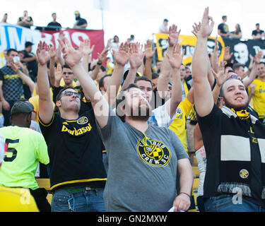 Columbus, Ohio, USA. 27. August 2016. Columbus Crew SC Fans jubeln ihrem Team n in der Partie gegen San Jose. Columbus, OH, USA. Bildnachweis: Brent Clark/Alamy Live-Nachrichten Stockfoto