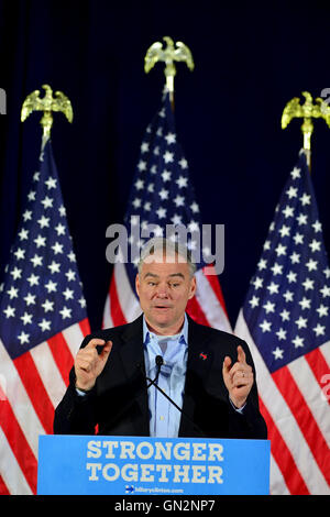 Pembroke Pines, Florida, USA. 27. August 2016. Demokratischen Vize-Präsidentenkandidat Tim Kaine Treffen mit Bürgermeistern und gewählten Beamten für eine Politik treffen im Südwesten Focal Point Senior Center am Samstag, 27. August in Pembroke Pines, Florida. Bildnachweis: MediaPunch Inc/Alamy Live-Nachrichten Stockfoto