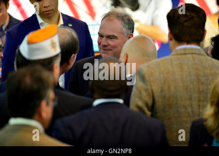 Pembroke Pines, Florida, USA. 27. August 2016. Demokratischen Vize-Präsidentenkandidat Tim Kaine Treffen mit Bürgermeistern und gewählten Beamten für eine Politik treffen im Südwesten Focal Point Senior Center am Samstag, 27. August in Pembroke Pines, Florida. Bildnachweis: MediaPunch Inc/Alamy Live-Nachrichten Stockfoto