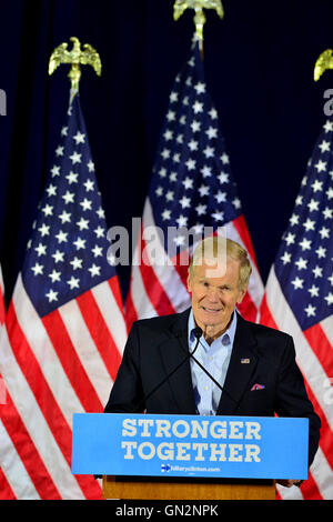 Pembroke Pines, Florida, USA. 27. August 2016. US-Senator für Florida Bill Nelson besucht demokratischen Vize-Präsidentenkandidat Tim Kaine Treffen mit Bürgermeistern und gewählten Beamten für eine Sitzung im Südwesten Focal Point Senior Center am 27. August 2016 in Pembroke Pines, Florida. Bildnachweis: MediaPunch Inc/Alamy Live-Nachrichten Stockfoto