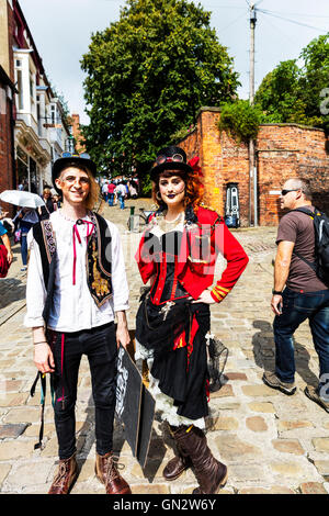 Lincoln, UK. 28. August 2016. Steampunk Festival gefeiert am meisten "splendid in der Welt", die größte Steampunk-Festival in Europa kehrt zurück nach Lincoln City, Lincolnshire, UK, England 28.08.2016 für ein Wochenende in der Asyl-VII-Credit: Tommy (Louth) / Alamy Live News Stockfoto