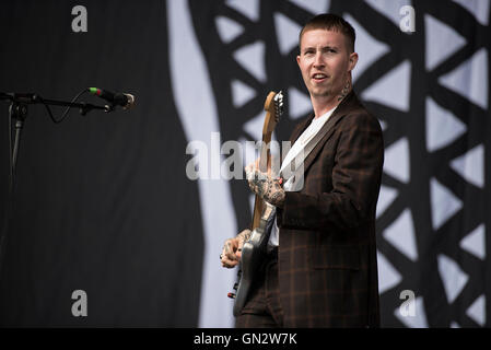 Leeds, UK. 28. August 2016. Isaac Holman und Sklaven durchführen, auf der Hauptbühne beim Leeds Festival 2016, 28.08.2016 Kredit: Gary Mather/Alamy Live News Stockfoto