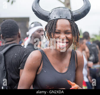 London, 28. August 2016, Teilnehmer, Notting Hill Carnival Credit: Ian Davidson/Alamy Live News Stockfoto