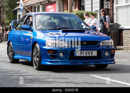 2000 Subaru Impreza P1 Motorfest in Ormskirk, Lancashire, Großbritannien. August 2016. Das Festival findet in der historischen Marktstadt Ormskirk statt Stockfoto