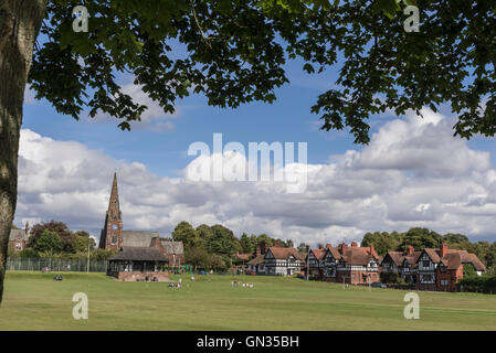 Thornton Hough Dorfanger. Wirral Merseyside. Stockfoto