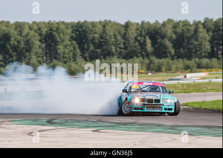 Nischni Nowgorod Russland 20. August 2016: Russische Driftserie Stufe 5 RDS Zapad West Vitaly Polishchuk. BMW3 E36. Stockfoto