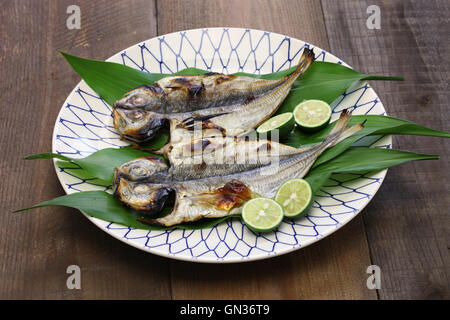 Gegrillter Fisch (Stöcker), japanische Küche Stockfoto