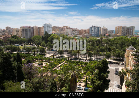 Blick auf Jardines de Pedro Luis Alonso von Alcazaba, Malaga, Andalusien, Südspanien Stockfoto