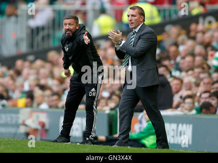 Aberdeens Manager Derek McInnes und Celtic Manger Brendan Rodgers während der Ladbrokes Scottish Premier League match bei Celtic Park, Glasgow. Stockfoto