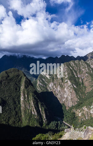 Machu Pichu, Peru - 16.Mai: Schöne Berge rund um den Ort des Machu Pichu. 16. Mai 2016, Machu Pichu Peru. Stockfoto