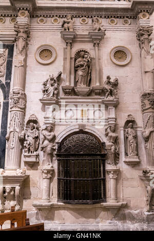 CUENCA, Spanien - 24. August 2016: Innenraum der Kathedrale von Cuenca, Kapelle Muñoz, gegründet von den Kanon der Kathedrale, Spanien Stockfoto