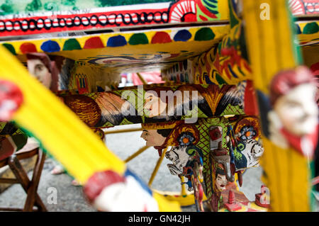 Detail einer sizilianischen Karren mit einem religiösen Statue auf dem kleinen Italien-Festival in Pittsburgh Bloomfield Nachbarschaft. Stockfoto