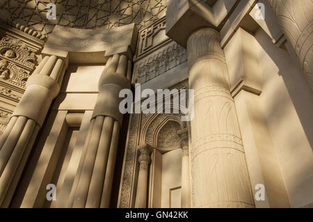 Architektonische Details von der Fassade der Kunst und Architektur Gebäude der Carnegie Mellon University in Pittsburgh, PA. Stockfoto