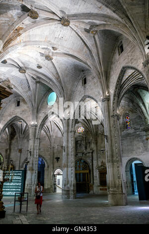 Detail der Gewölbe der Kathedrale unserer lieben Frau von Grace und Saint Julian von Cuenca. Kastilien-La Mancha, Spanien. Stockfoto