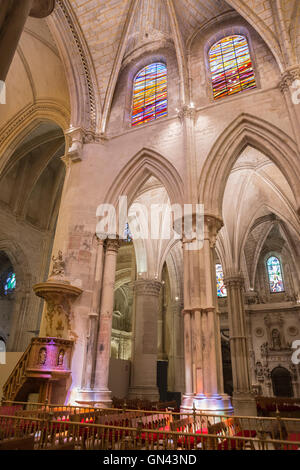 Detail der Gewölbe der Kathedrale unserer lieben Frau von Grace und Saint Julian von Cuenca. Kastilien-La Mancha, Spanien. Stockfoto