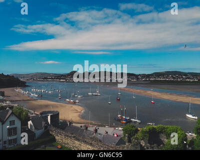 Ansicht des Conwy Stadt und den Fluss von der Burg Stockfoto