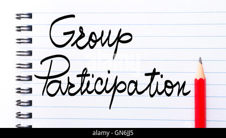 Gruppenteilnahme geschrieben am Notizblockseite mit rotem Stift auf der rechten Seite Stockfoto