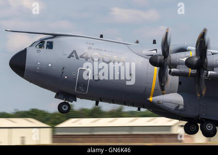 Airbus A - 400M Atlas militärische Transportflugzeuge F-WWMZ Stockfoto