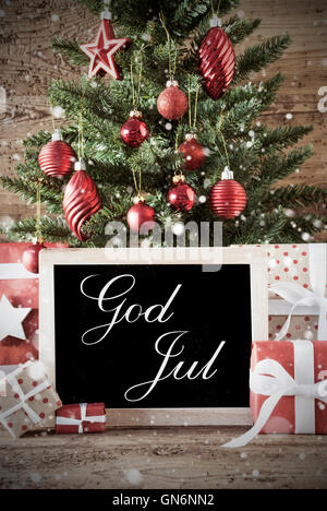 Nostalgische Baum mit Gott Jul bedeutet Frohe Weihnachten Stockfoto