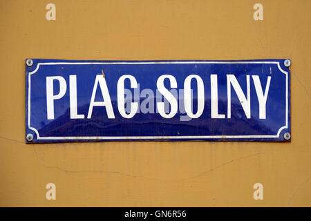 Straßenschild der Salz-Marktplatz in der alten Stadt Breslau in Polen. Stockfoto