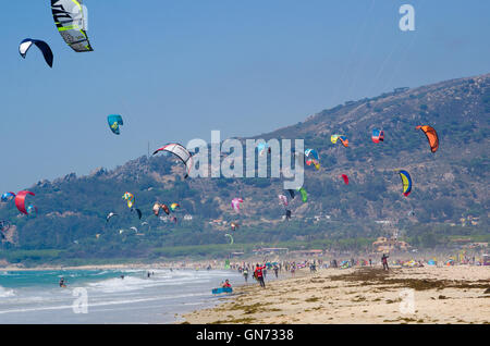 Kite Surfing Tarifa Andalusien Stockfoto