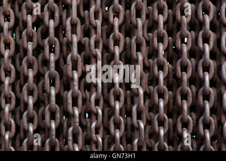Eisernen Vorhangs Denkmal neben dem Haus des Terrors in Budapest, Ungarn. Stockfoto