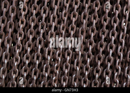 Eisernen Vorhangs Denkmal neben dem Haus des Terrors in Budapest, Ungarn. Stockfoto