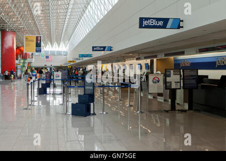 JetBlue Airlines ticket-Schalter am BWI International Airport - USA Stockfoto