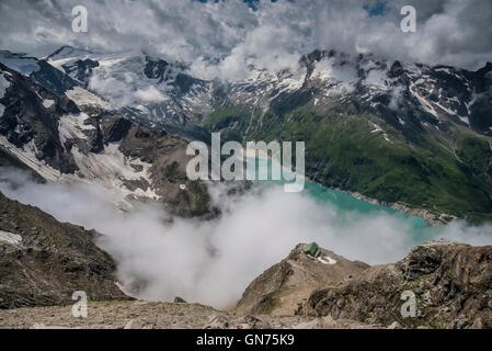 Grosses Wiesbaches Horn 3564m mit Heinrich Schwaiger Haus und Stausee Mooserboden stausee Stockfoto