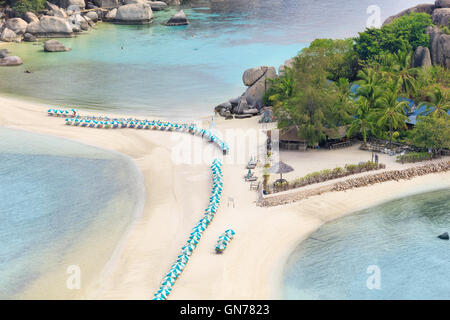 Asiatische tropisches Strandparadies in Thailand Stockfoto