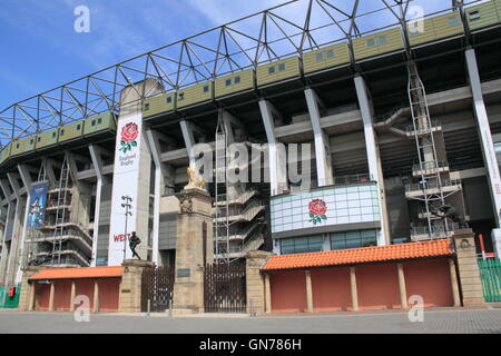 Rose und Mohn Tore, West stehen, Twickenham Stadion, größere London, England, Großbritannien, Vereinigtes Königreich UK, Europa Stockfoto