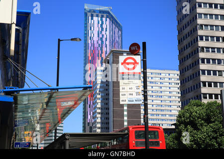 Croydon Safran Square Tower, von außerhalb der Whitgift Centre, in Süd-London Stockfoto