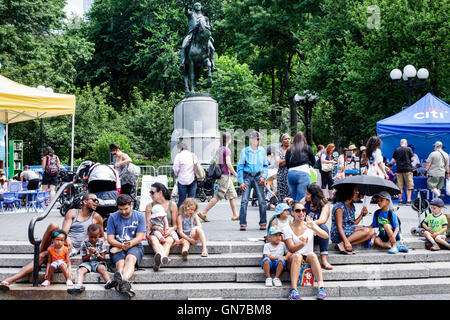 New York City, NY NYC, Manhattan, Midtown, Union Square Park, öffentlicher Park, Statue, George Washington, Denkmal, Schwarzschwarze Afrikaner, lateinamerikanische Sprache Stockfoto