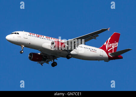 Virgin America Airbus A320-214 (Registrierung N851VA) nähert sich San Francisco International Airport (SFO) in San Mateo, California, Vereinigte Staaten von Amerika Stockfoto