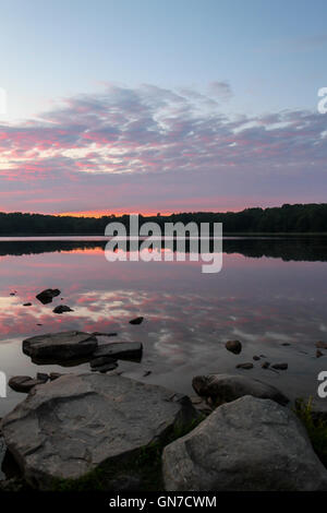 Sonnenuntergang am Pickerel Punkt, gelobte Land State Park, Pennsylvania Stockfoto